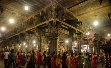 श्रीलंका :सरकार हिंदू मंदिरों में पशु-पक्षियों की बलि पर रोक लगा रही