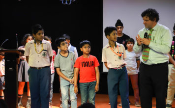 रवीन्द्र नाथ वर्ल्ड स्कूल में ग्रैमी अवार्ड विजेता प्रो. गेराल्ड विर्थ म्यूजिक लर्निंग की शुरूआत किया