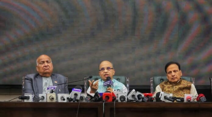 अभिनेत्री पूनम पांडे मंदोदरी की भूमिका से बाहर।